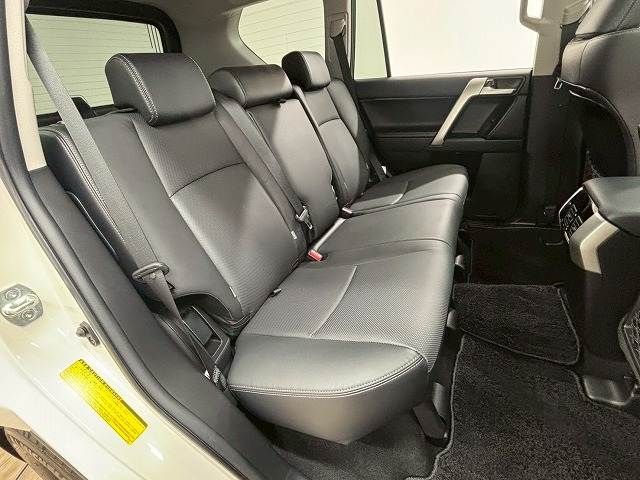 TOYOTA LANDCRUISER PRADO 2022 Image 31