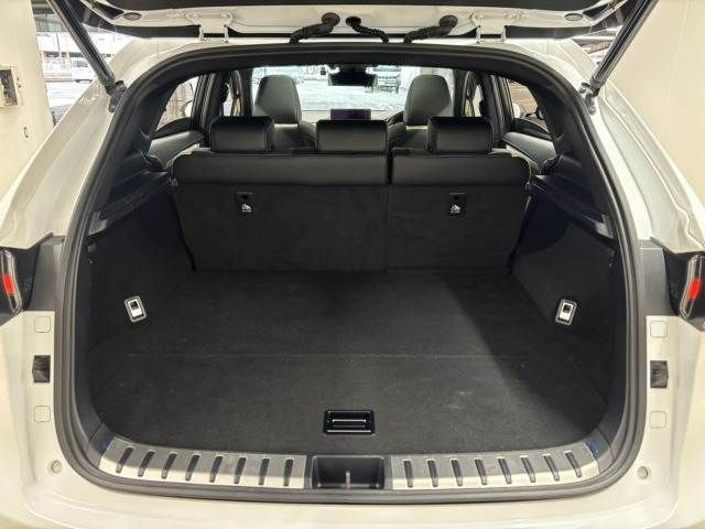 TOYOTA LEXUS NX300H AWD 2019 Image 31