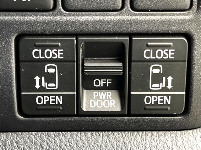 TOYOTA NOAH 2019 Image 31