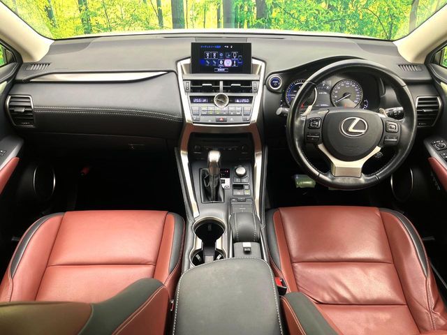 TOYOTA LEXUS NX300H 2017 Image 31