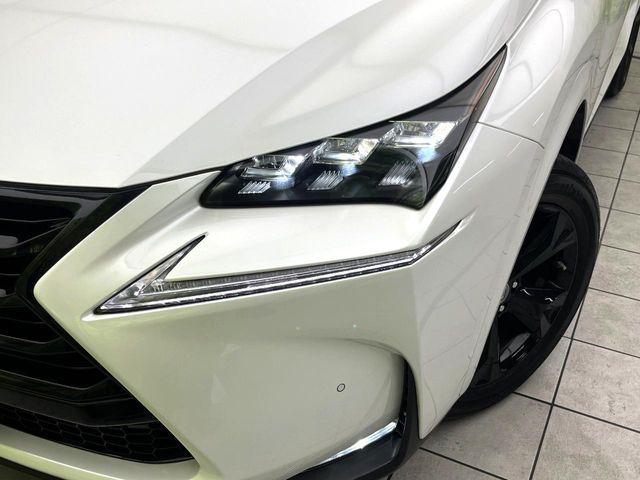 TOYOTA LEXUS NX300H 2017 Image 31