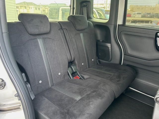 HONDA N BOX CUSTOM 2023 Image 31