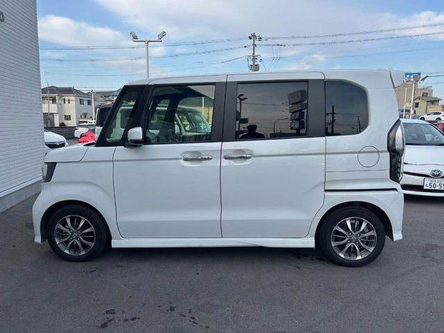 HONDA N BOX CUSTOM 2023 Image 31