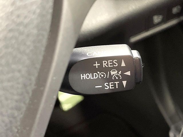 TOYOTA C-HR 2018 Image 31