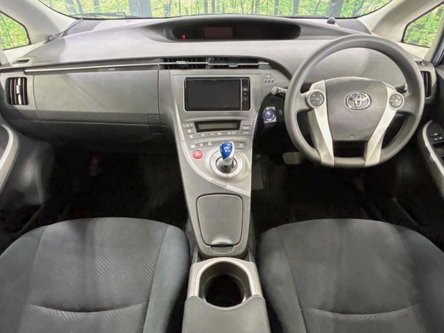 TOYOTA PRIUS 2014 Image 31