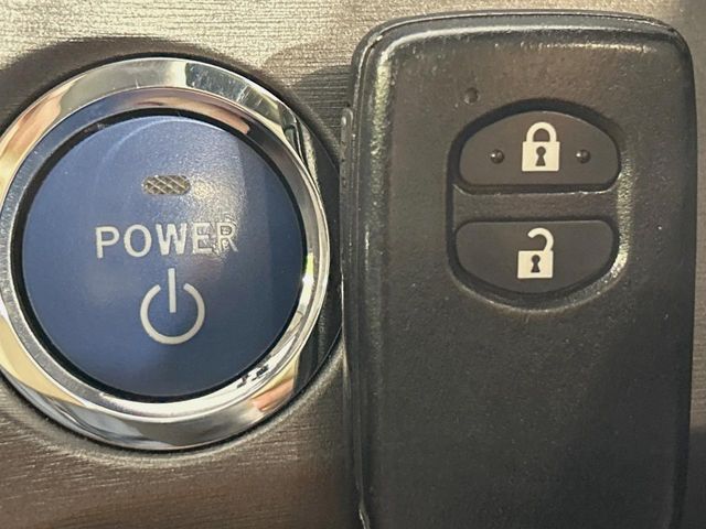 TOYOTA PRIUS 2014 Image 31