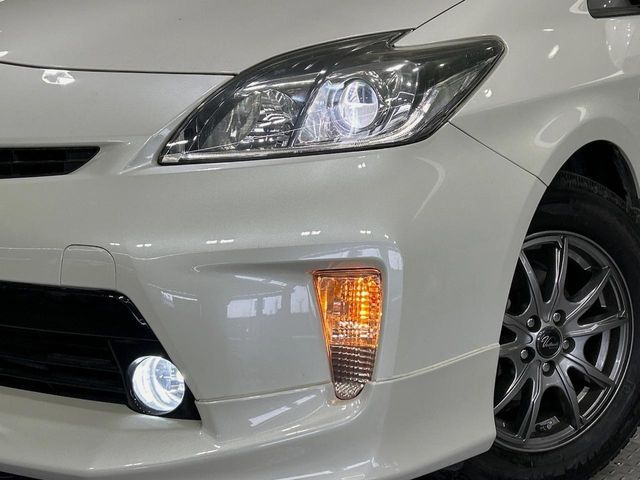TOYOTA PRIUS 2014 Image 31