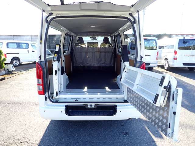 TOYOTA HIACE VAN 1.25T 2WD 2020 Image 31
