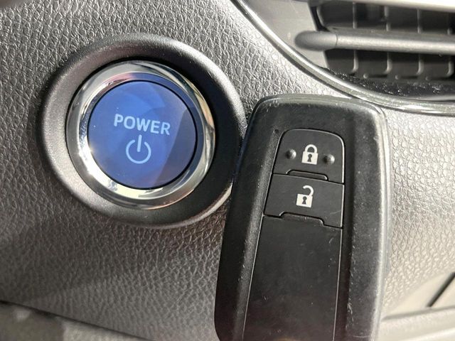 TOYOTA C-HR 2017 Image 31