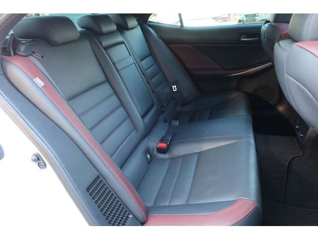 TOYOTA LEXUS IS300H 2016 Image 31