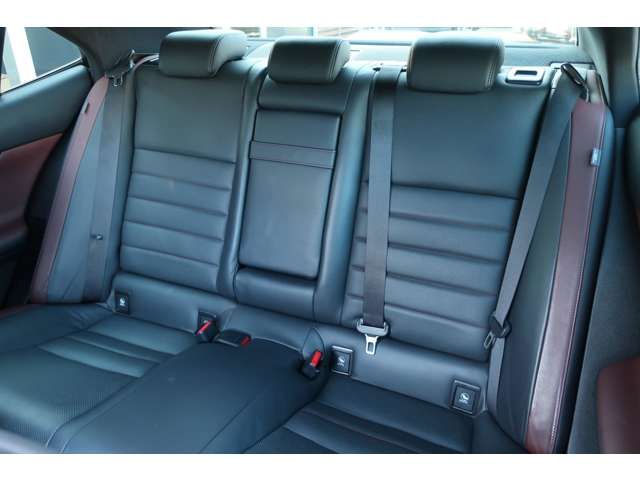 TOYOTA LEXUS IS300H 2016 Image 31