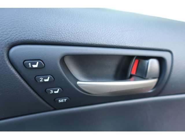 TOYOTA LEXUS IS300H 2016 Image 31