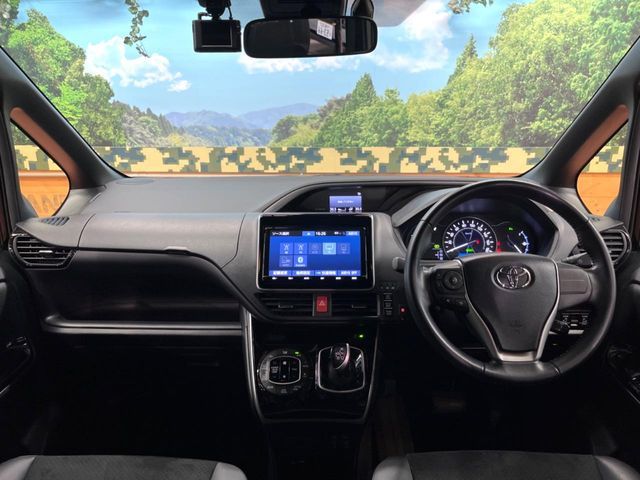 TOYOTA VOXY HYBRID 2021 Image 31