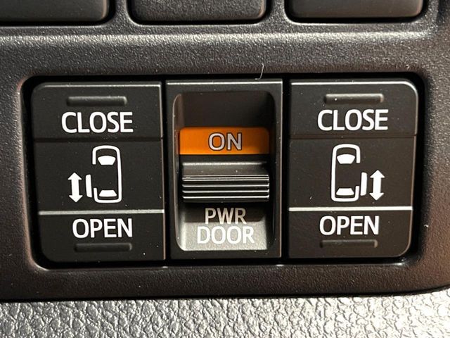 TOYOTA VOXY HYBRID 2021 Image 31