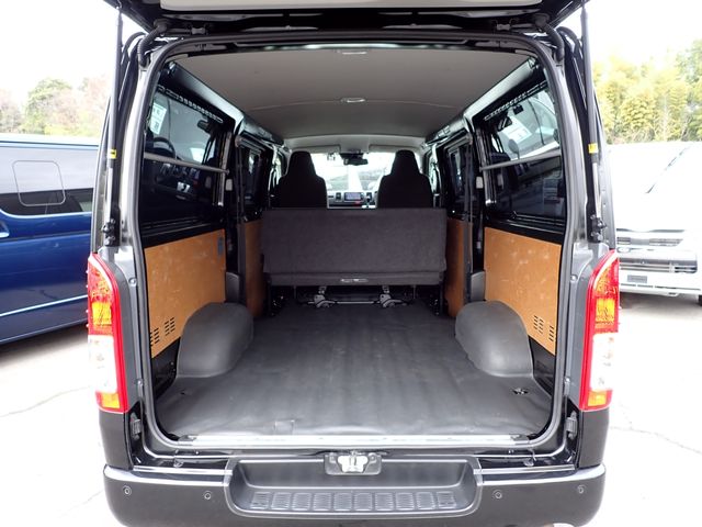 TOYOTA HIACE VAN 1.15T 2WD 2021 Image 31