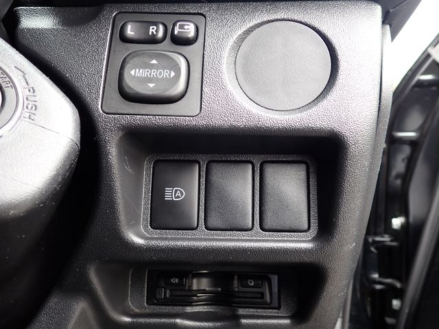 TOYOTA HIACE VAN 1.15T 2WD 2021 Image 31