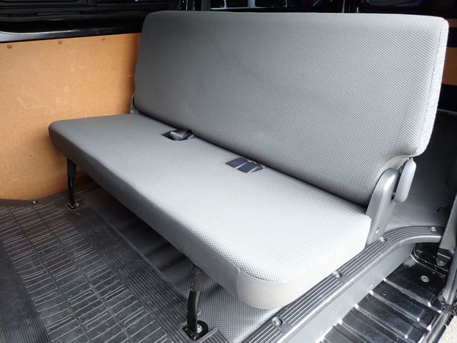 TOYOTA HIACE VAN 1.15T 2WD 2021 Image 31