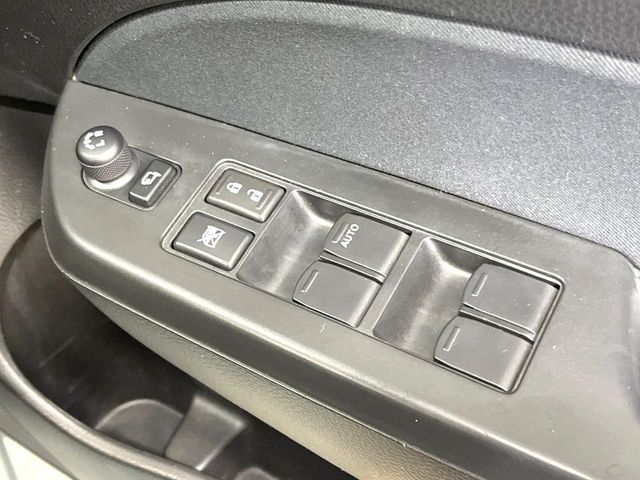 SUZUKI SWIFT 2011 Image 31