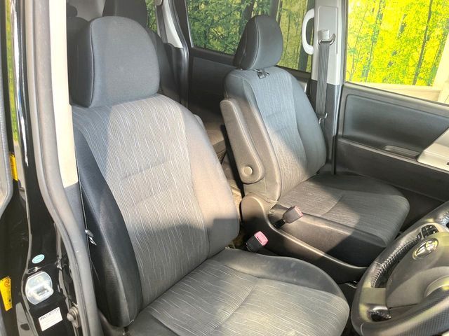 TOYOTA NOAH 2011 Image 31