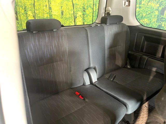 TOYOTA NOAH 2011 Image 31