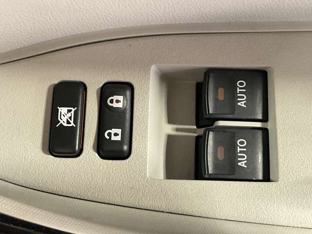 TOYOTA IQ 2012 Image 31