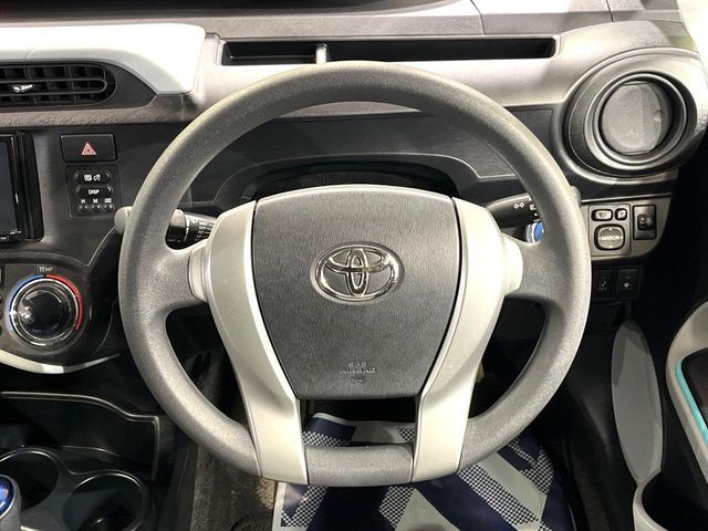 TOYOTA AQUA 2012 Image 31