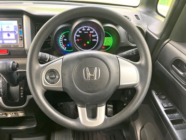 HONDA N BOX 2015 Image 31