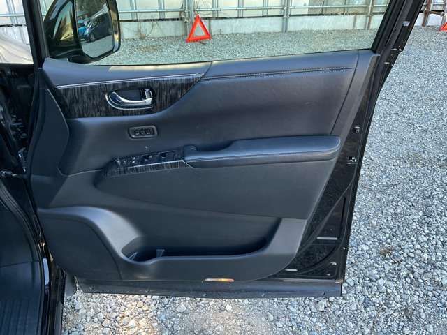 NISSAN ELGRAND  4WD 2016 Image 31