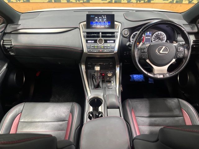 TOYOTA LEXUS NX200T 2017 Image 31