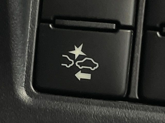 TOYOTA VOXY 2017 Image 31