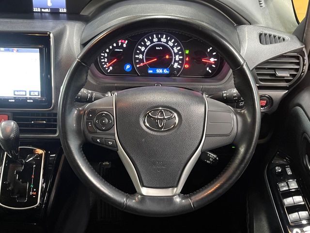 TOYOTA VOXY 2017 Image 31