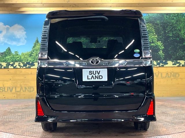 TOYOTA VOXY 2017 Image 31