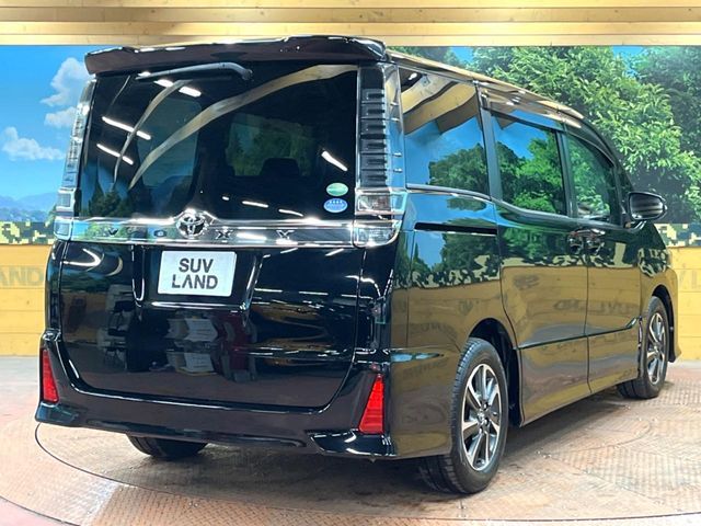 TOYOTA VOXY 2017 Image 31