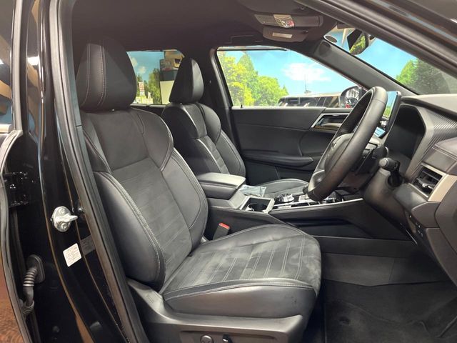 MITSUBISHI OUTLANDER PHEV 2023 Image 31