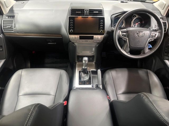 TOYOTA LANDCRUISER PRADO 2022 Image 31