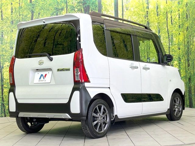 DAIHATSU TANTO FAN CROSS 2022 Image 31