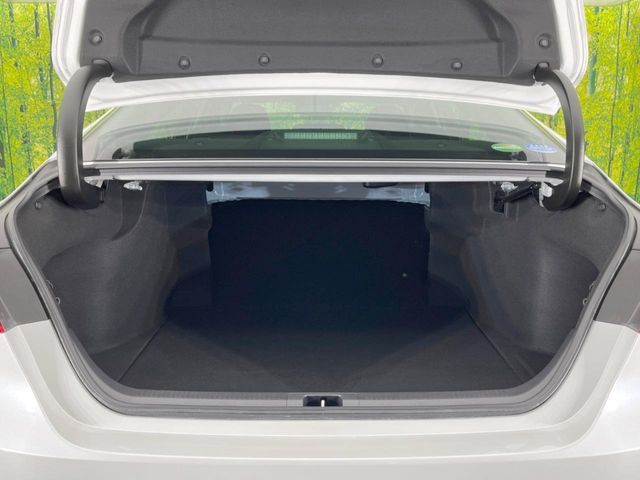 TOYOTA CAMRY HYBRID 2017 Image 31