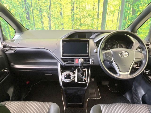 TOYOTA VOXY 2018 Image 31