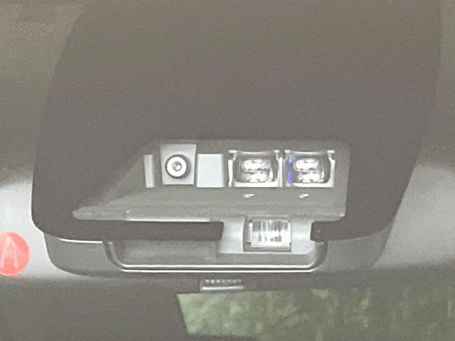 TOYOTA VOXY 2018 Image 31