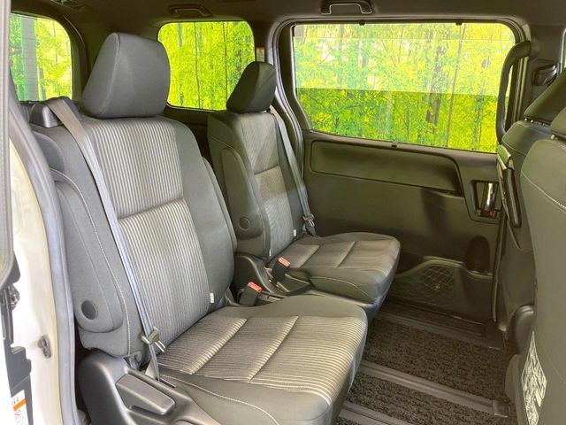 TOYOTA VOXY 2018 Image 31