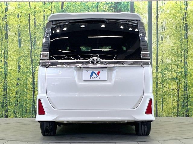 TOYOTA VOXY 2018 Image 31