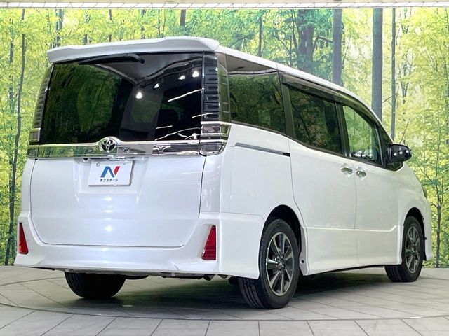 TOYOTA VOXY 2018 Image 31