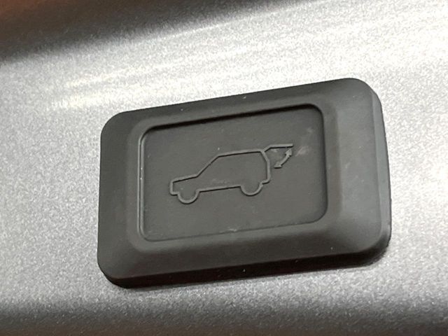 TOYOTA RAV4 HYBRID 4WD 2022 Image 31