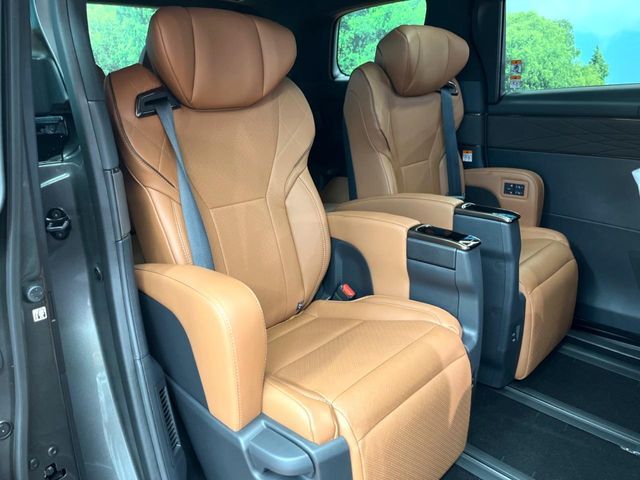 TOYOTA VELLFIRE  HYBRID 2026 Image 31