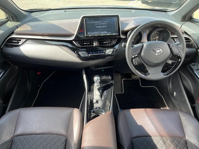 TOYOTA C-HR 2017 Image 31