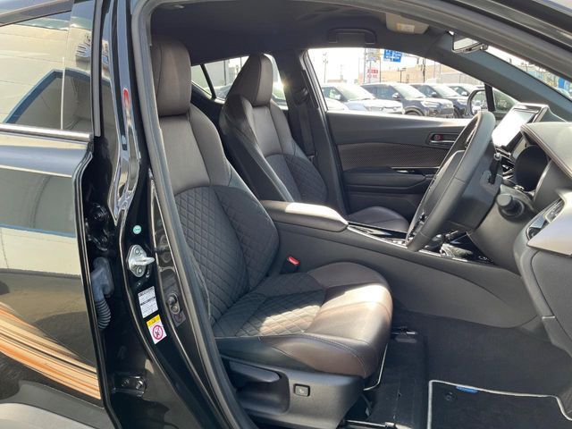 TOYOTA C-HR 2017 Image 31