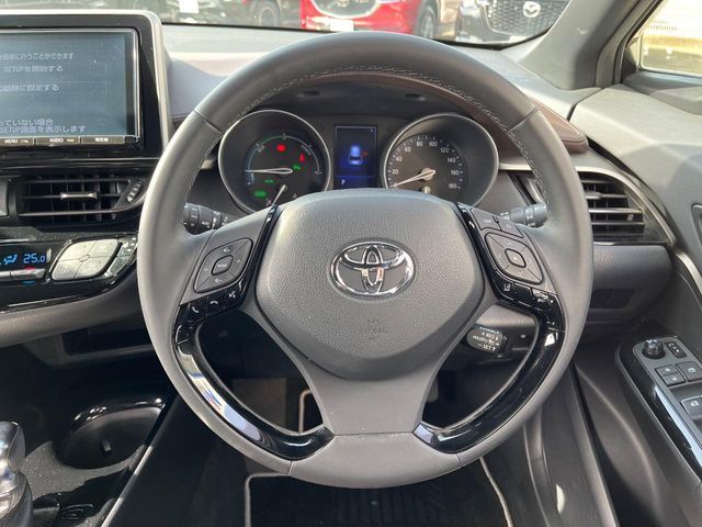 TOYOTA C-HR 2017 Image 31