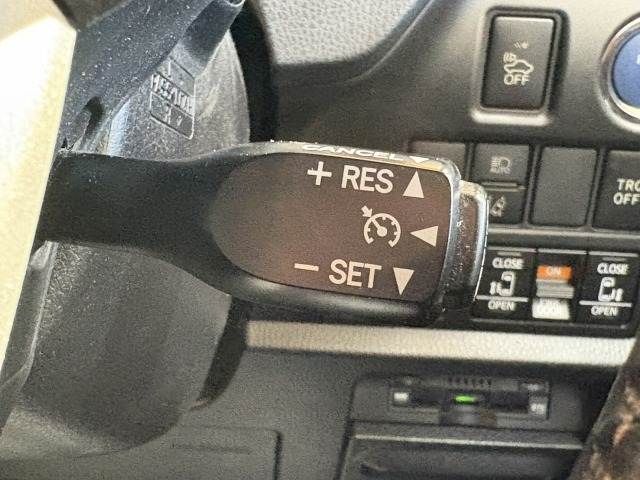 TOYOTA NOAH HYBRID 2018 Image 31