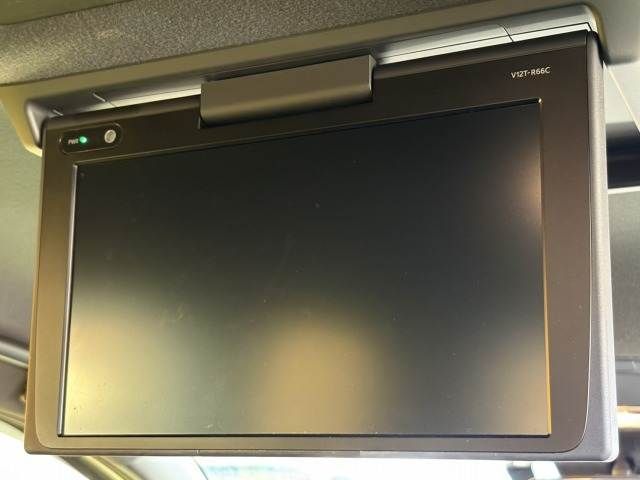 TOYOTA NOAH HYBRID 2018 Image 31