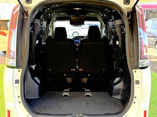 TOYOTA NOAH HYBRID 2018 Image 31